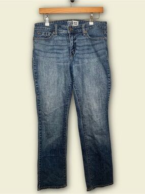 Signature by Levi Strauss Women's Straight-Leg Jeans in Faded Blue Denim